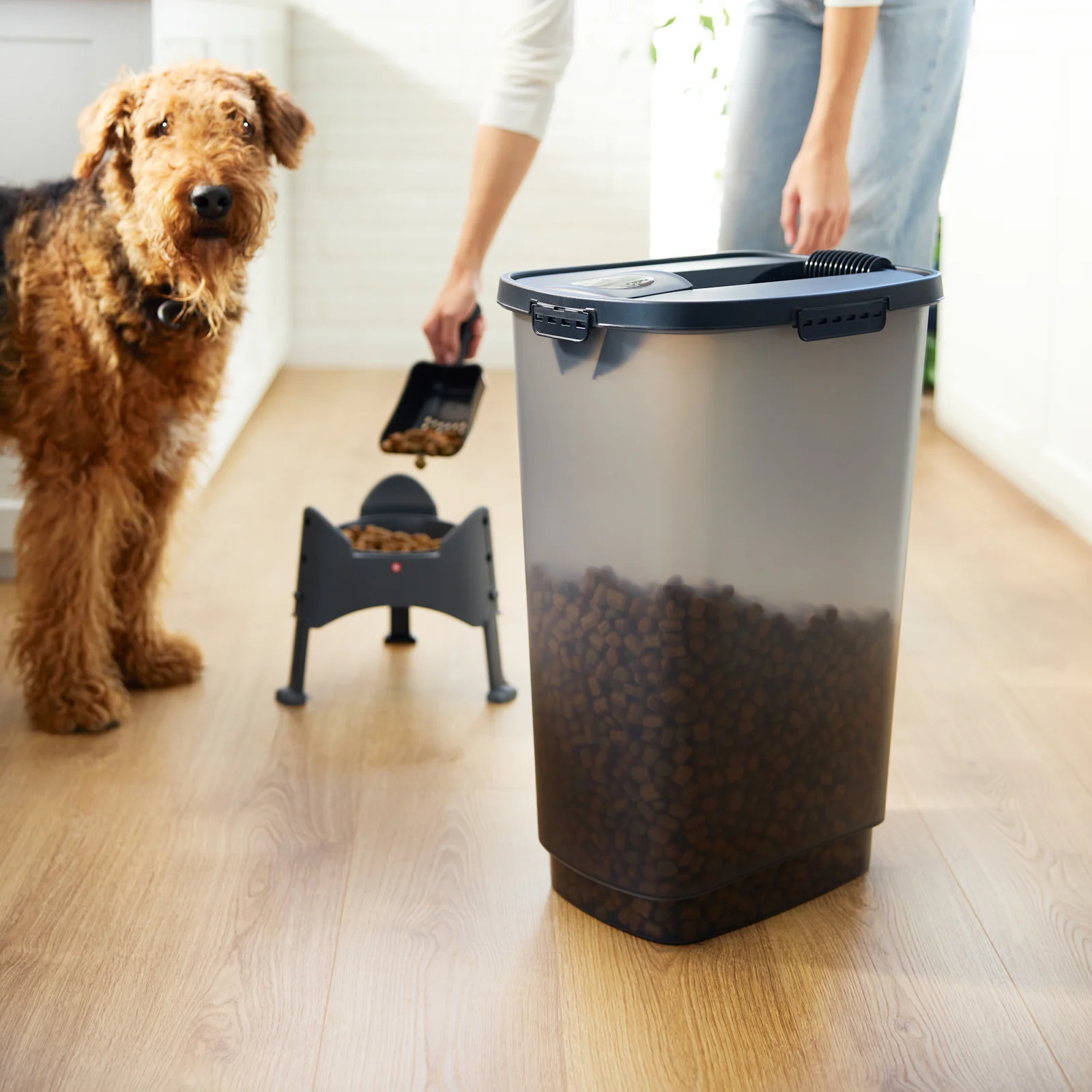 Pojemnik na karmę z dozownikiem 50 L /22 kg CODY - Image 6